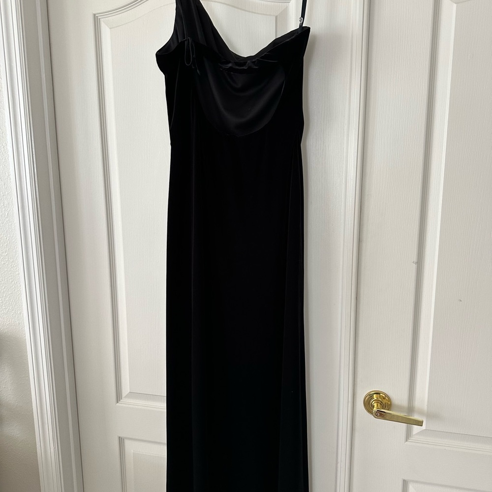 Arianna by Rachel Kaye Black Velvet one shoulder formal. Size 12